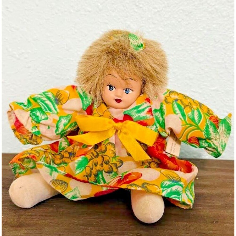 Classic Treasures Vintage Porcelain Clown Collectors Doll  8"